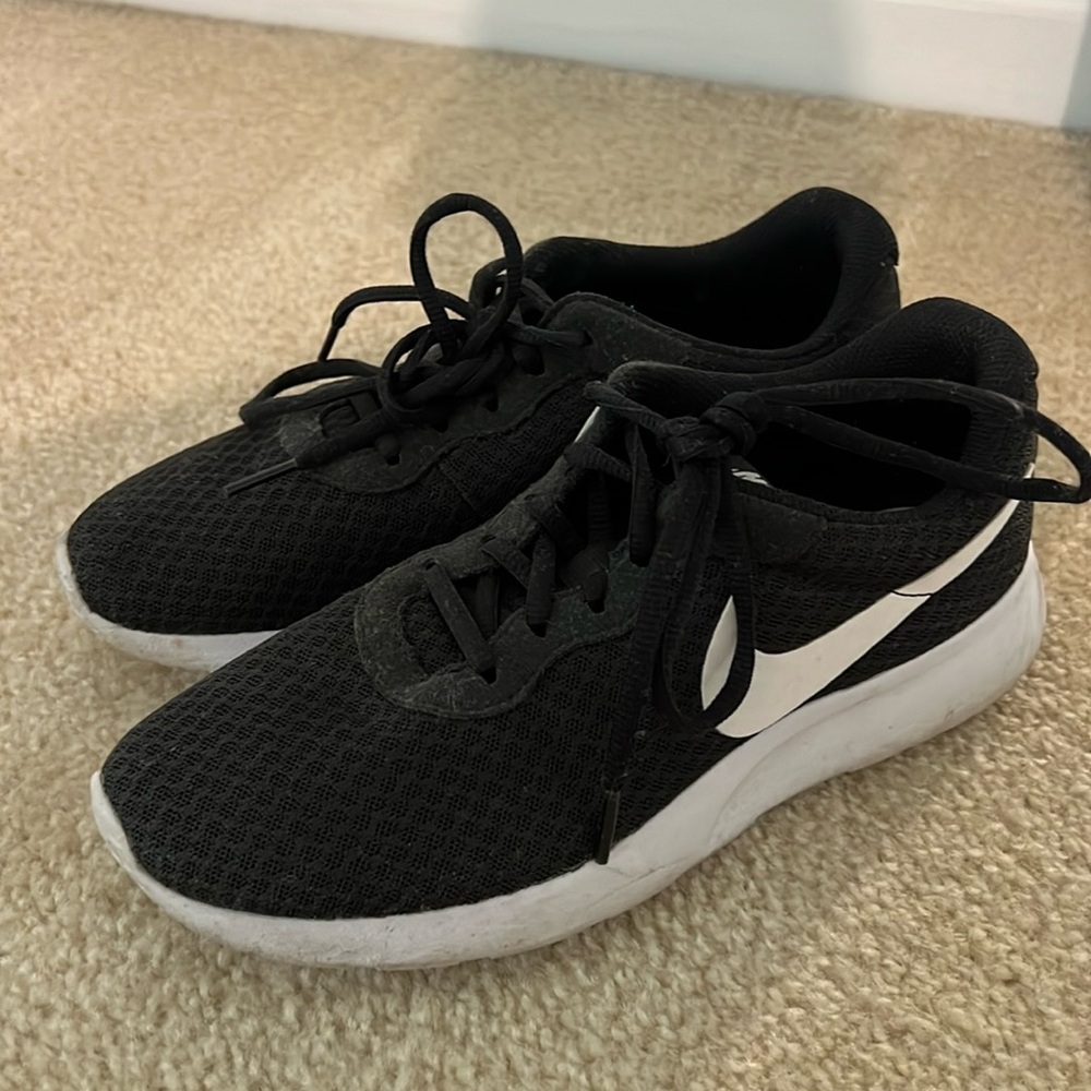 Nike black and white sneakers size 7.5 barely worn
